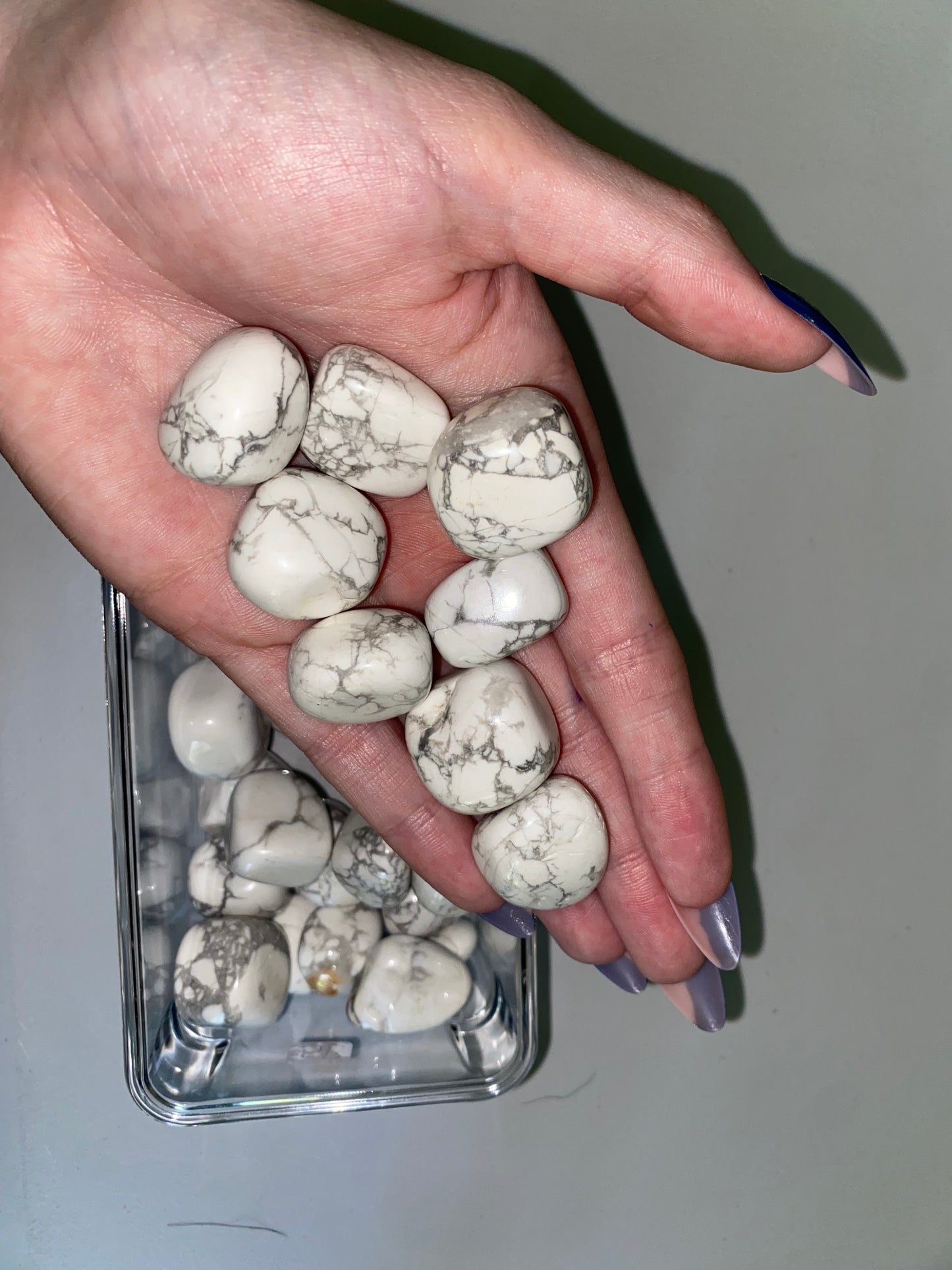 Howlite Tumble